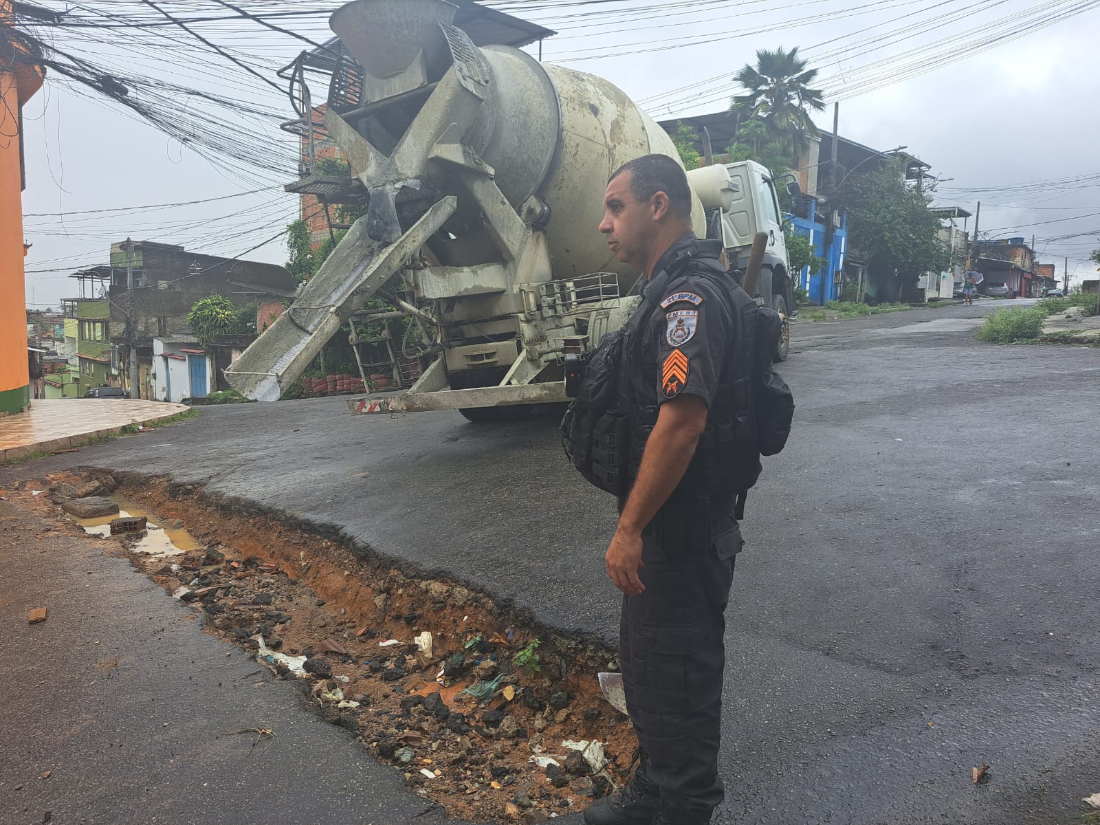 PM retira 10 toneladas de barricadas em São João de Meriti